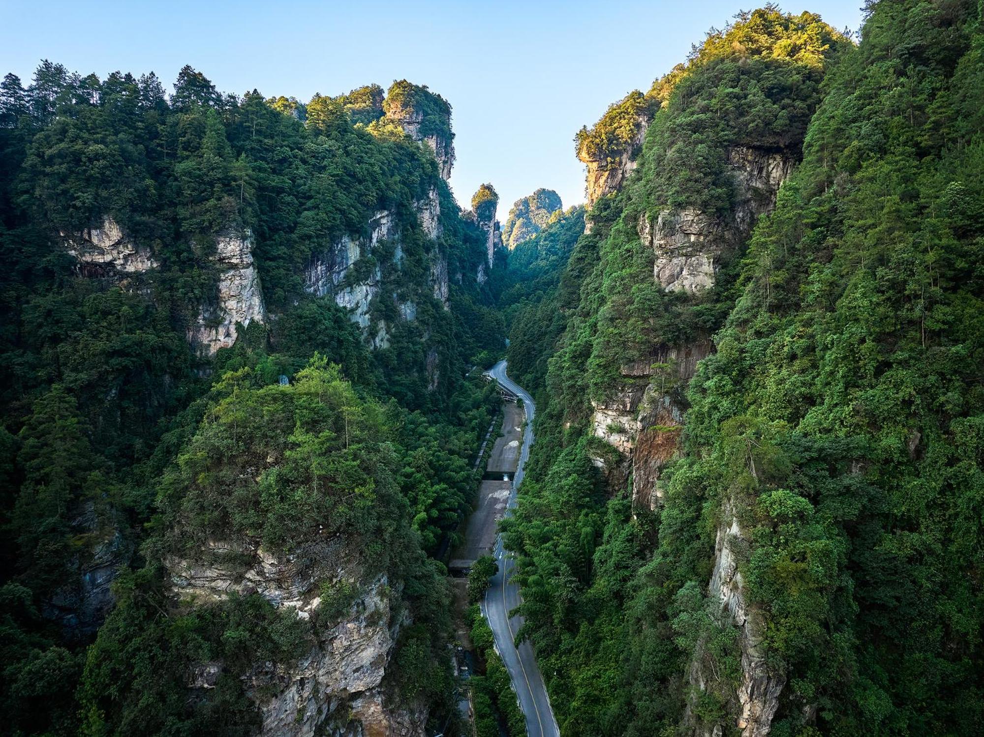 Zhangjiajie Utopia Hotel--Free One Way Pick Up Service Over 2 Nights Exterior photo